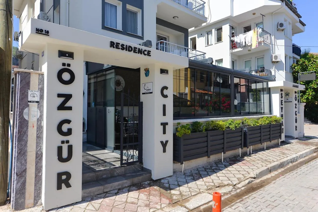 Ozgur City Residence フェティエ